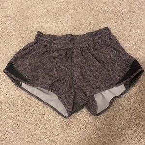 Lululemon Hotty Hot ll 2.5” Grey Short 4